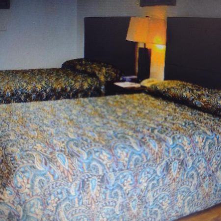 Budget Inn & Suites -Super-Ice Cold Spotless Rooms- Door-To-Door Lit Parking & Lowest Price Plus Hbo Max,Spanish Tv, Internet Free!! Freer Luaran gambar