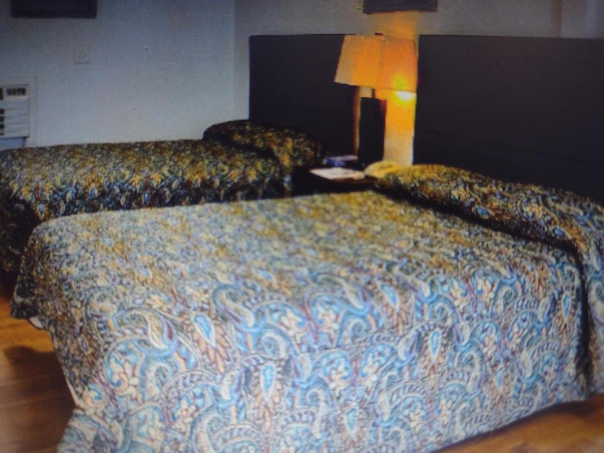 Budget Inn & Suites -Super-Ice Cold Spotless Rooms- Door-To-Door Lit Parking & Lowest Price Plus Hbo Max,Spanish Tv, Internet Free!! Freer Luaran gambar