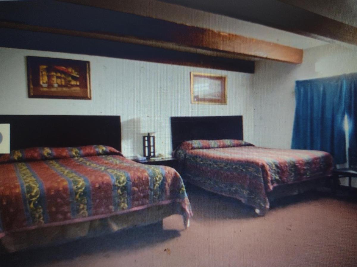 Budget Inn & Suites -Super-Ice Cold Spotless Rooms- Door-To-Door Lit Parking & Lowest Price Plus Hbo Max,Spanish Tv, Internet Free!! Freer Luaran gambar