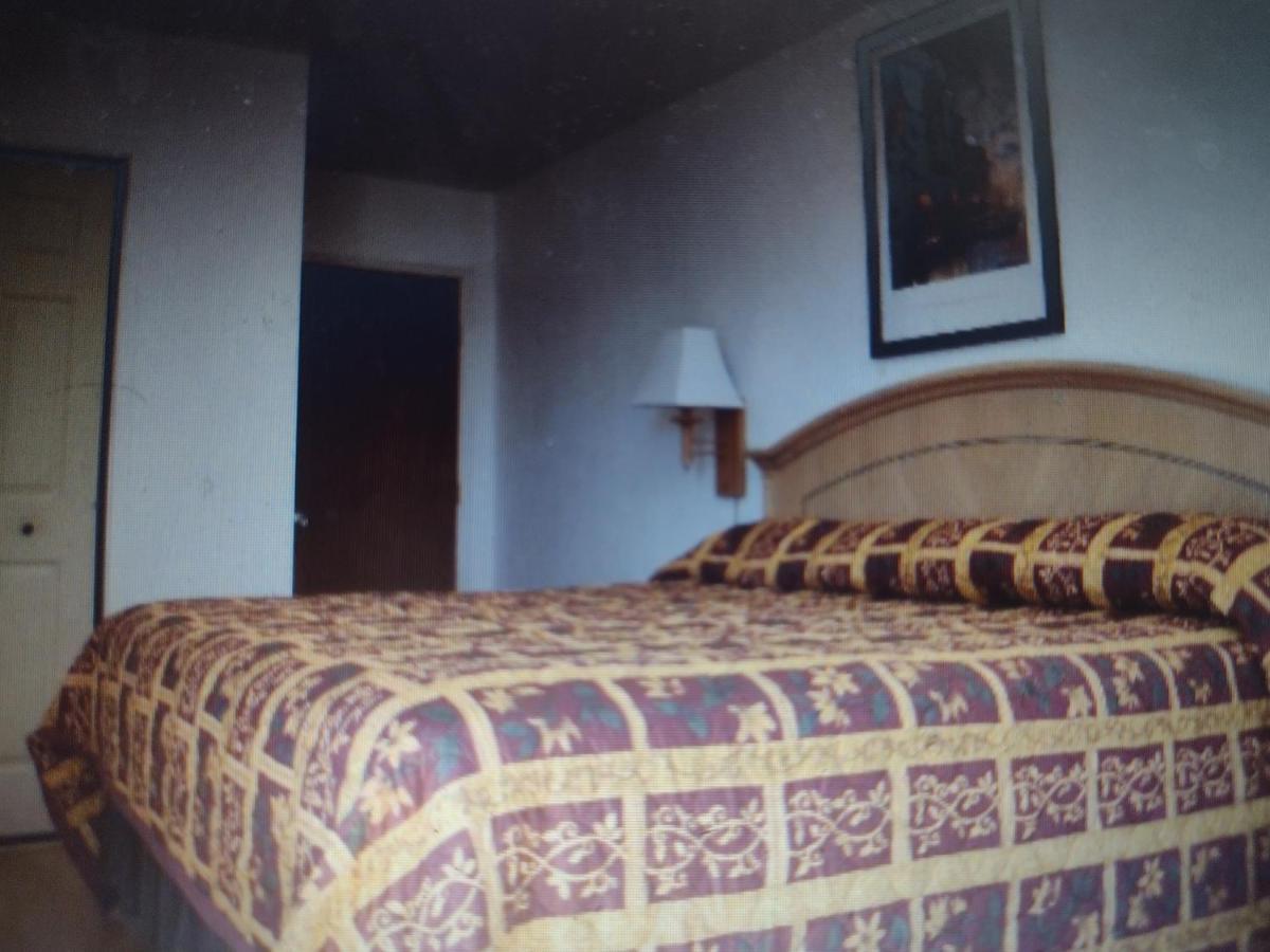 Budget Inn & Suites -Super-Ice Cold Spotless Rooms- Door-To-Door Lit Parking & Lowest Price Plus Hbo Max,Spanish Tv, Internet Free!! Freer Luaran gambar